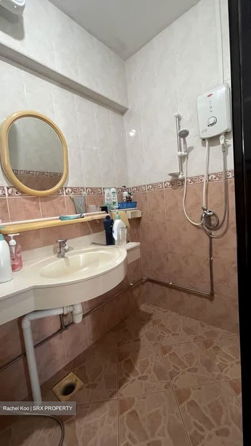 Blk 533 Hougang Avenue 6 (Hougang), HDB Executive #580755841
